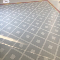 Geometrie sotto i piedi, pittura a pavimento