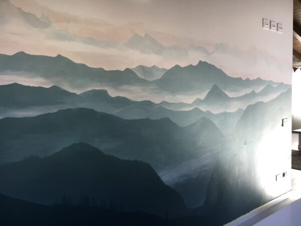 Profili di montagne, decorazione su parete