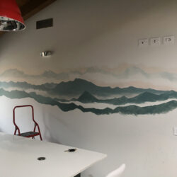 Profili di montagne, decorazione su parete