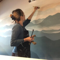 Profili di montagne, decorazione su parete